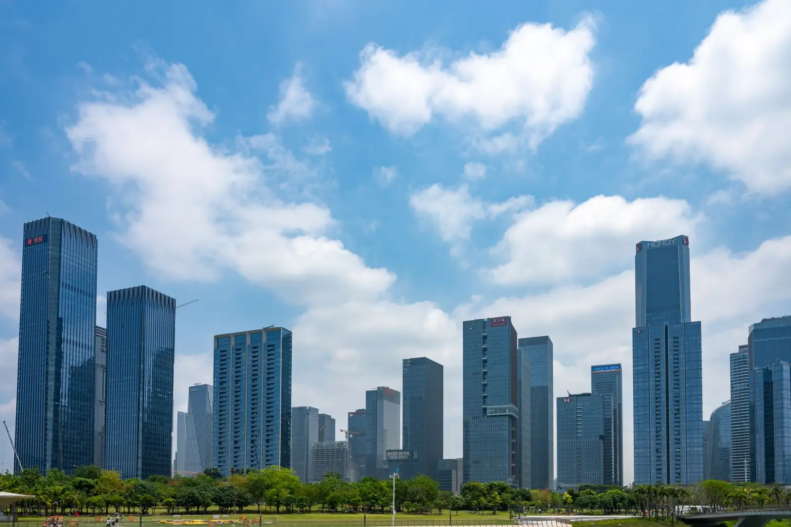 2025年数码印花技术新趋势：环保墨水与高效生产在T恤定制中的应用