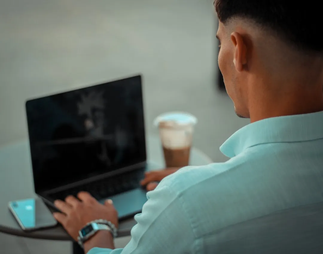 数码印花技术在T恤定制中的常见质量管控要点