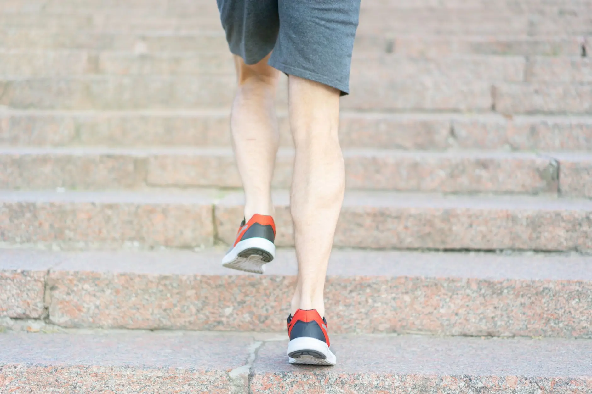 重庆团体服装加工企业如何选择快速印花技术方案