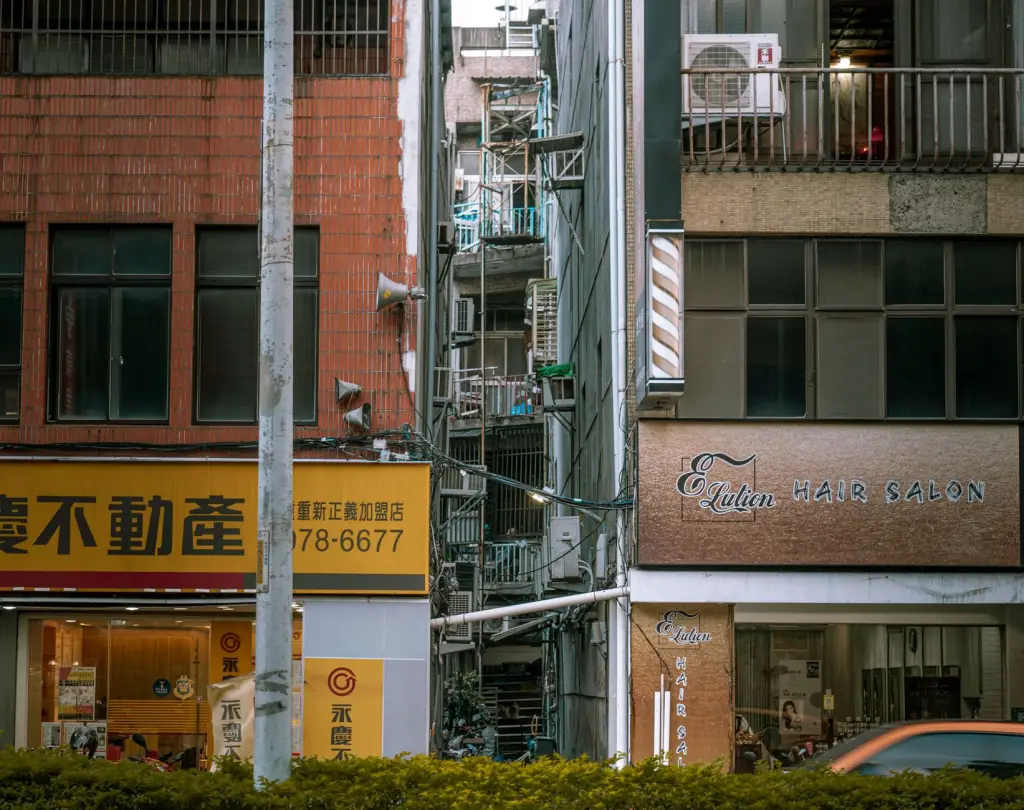 数码印花班服定制流程详解：从设计稿到成衣出货需要几天